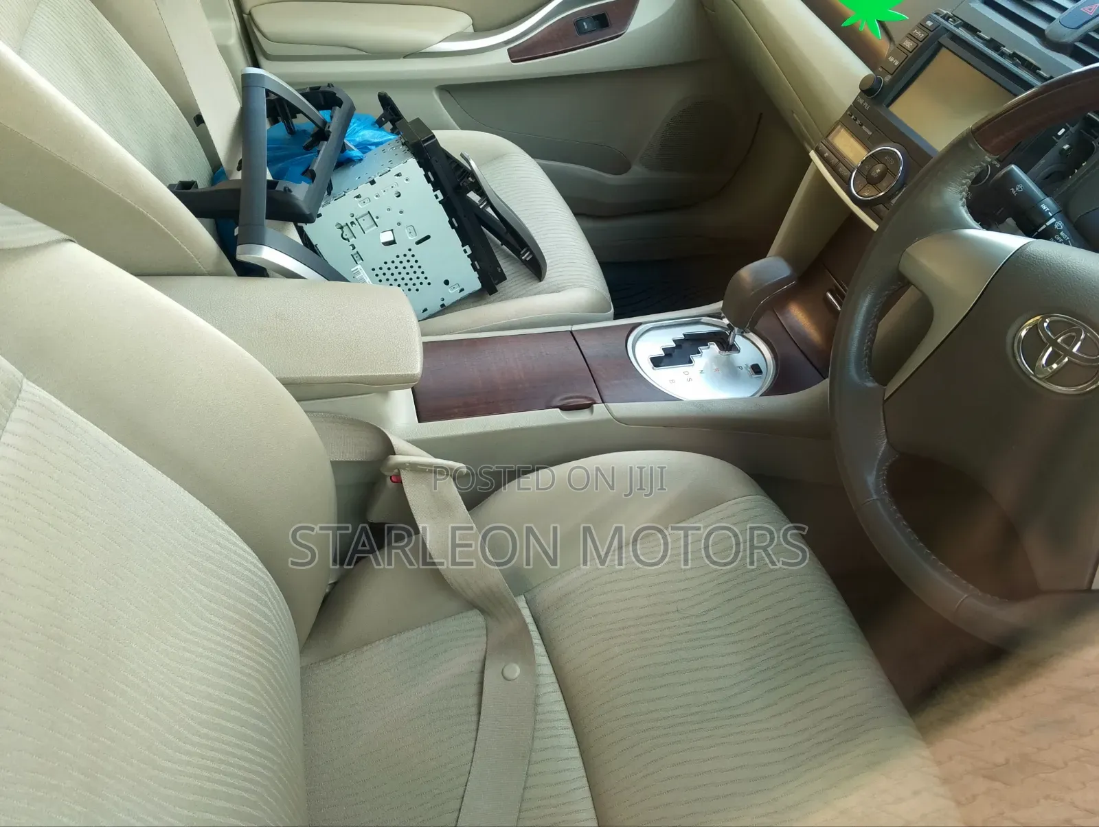 Toyota Premio 2011 Maroon
