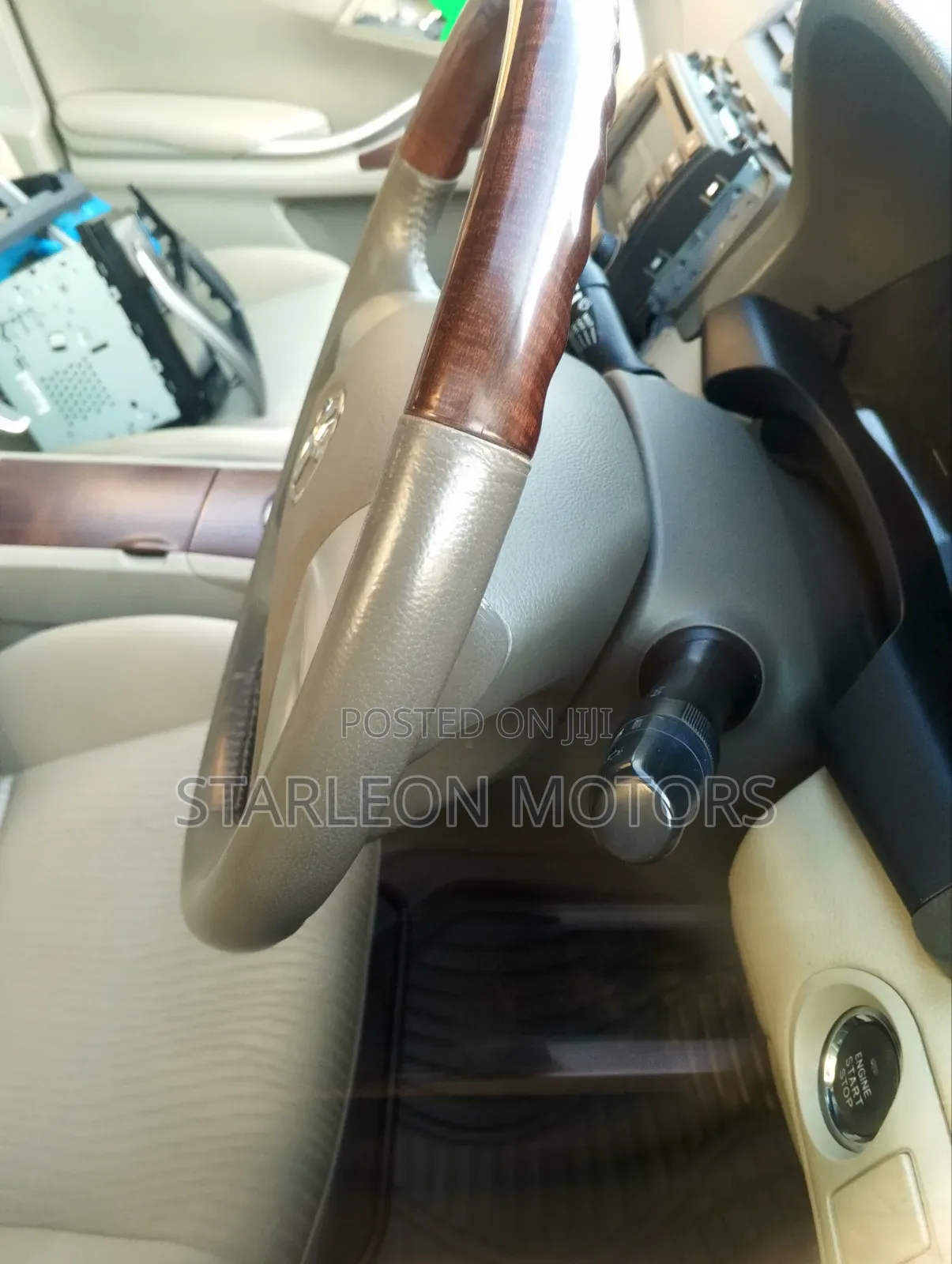 Toyota Premio 2011 Maroon