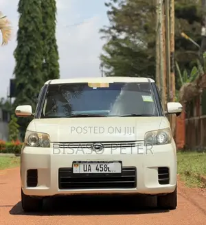 Toyota Corolla Rumion 2009 White