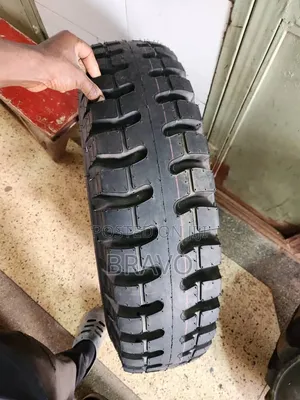 9.00R16 LT Tyres for Graders , Tata.