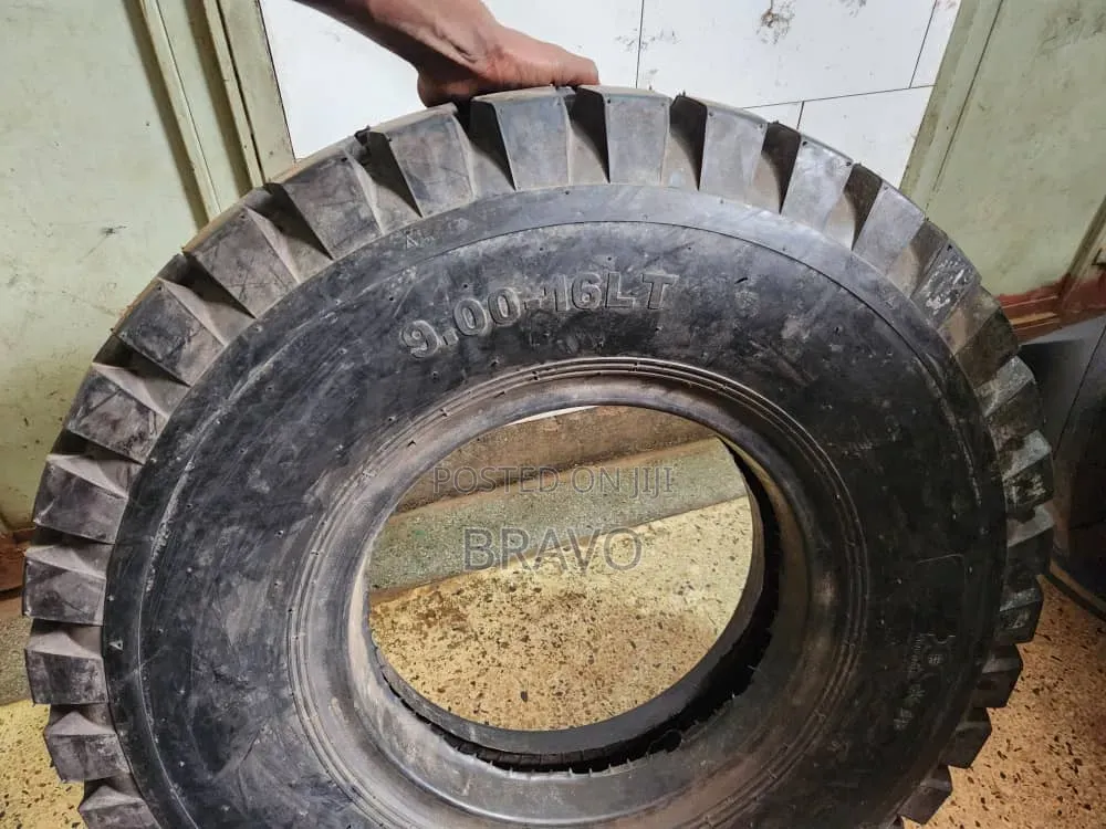 9.00R16 LT Tyres for Graders , Tata.