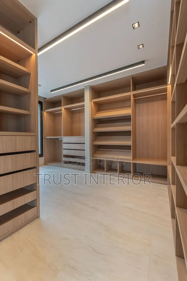 Closet Carpenters 654
