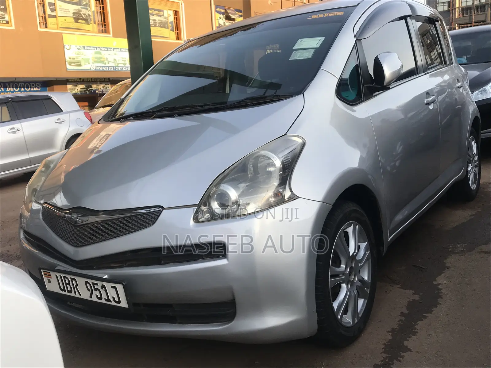 Toyota Ractis 2008 Silver