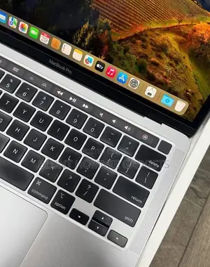 New Laptop Apple MacBook Pro 2022 M2 8GB Apple M2 SSD 256GB