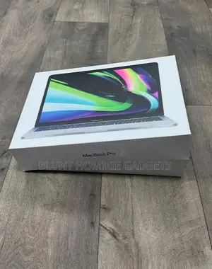 New Laptop Apple MacBook Pro 2022 M2 8GB Apple M2 SSD 256GB