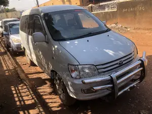 Toyota Noah 2001 White