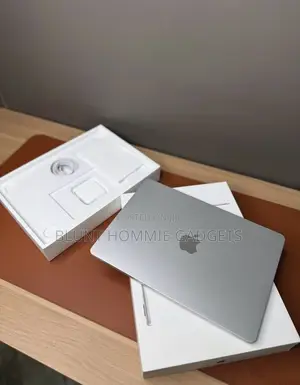 New Laptop Apple MacBook Air 2025 M4 8GB Apple M4 SSD 256GB