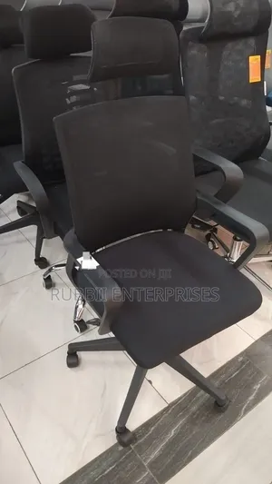 Ergonomic Black Mesh Office Chair With Head Reat