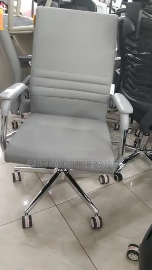 Grey Ribbed Mid-Back Executive Office Chair.