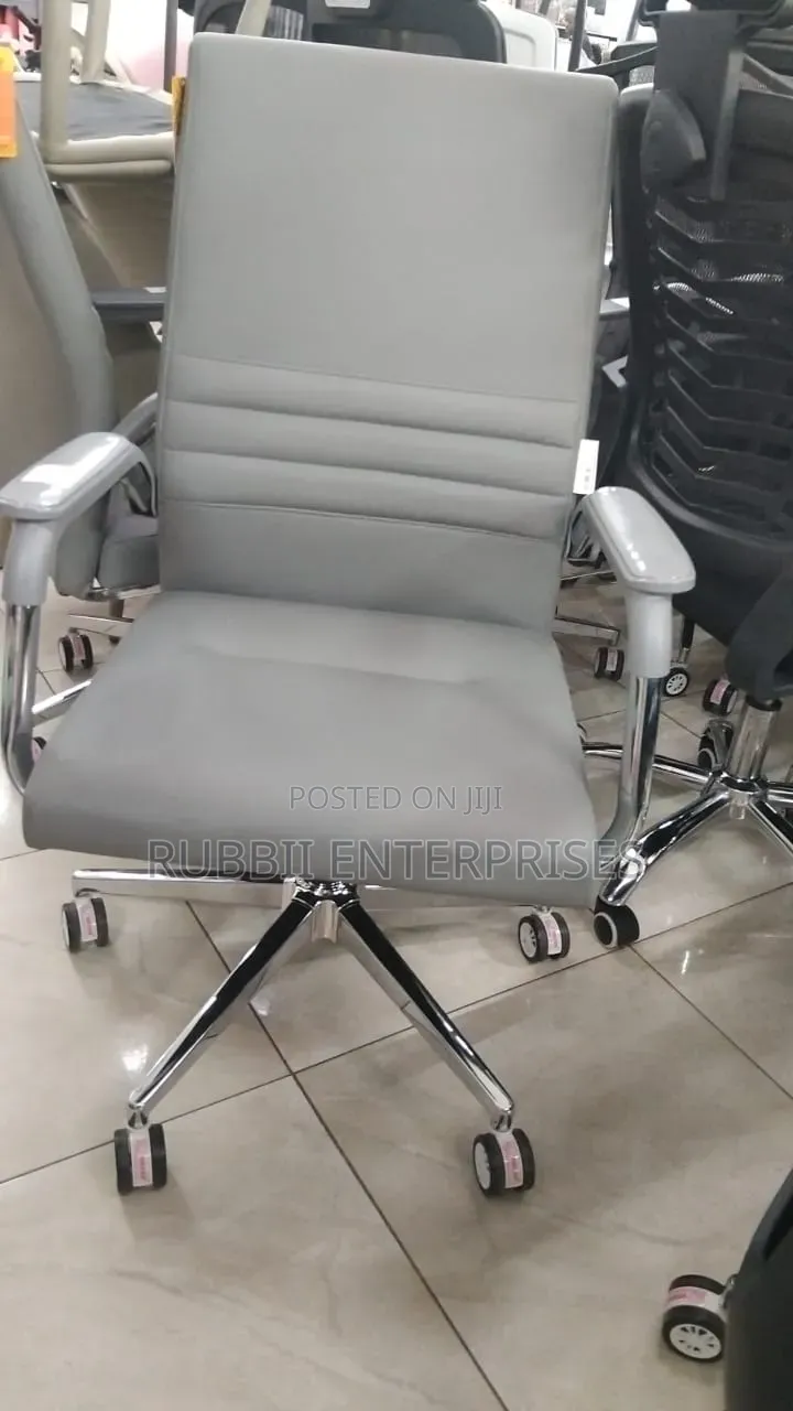 Grey Ribbed Mid-Back Executive Office Chair.
