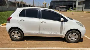Toyota Vitz 2010 White