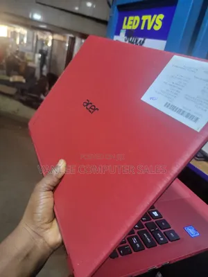 Laptop Acer TravelMate B113 4GB Intel Celeron HDD+SSD 250GB