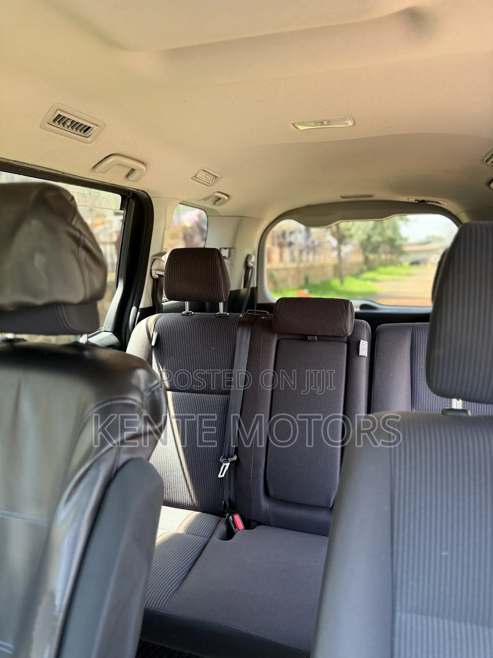 Toyota Noah 2.0 FWD (8 Seater) 2017 White