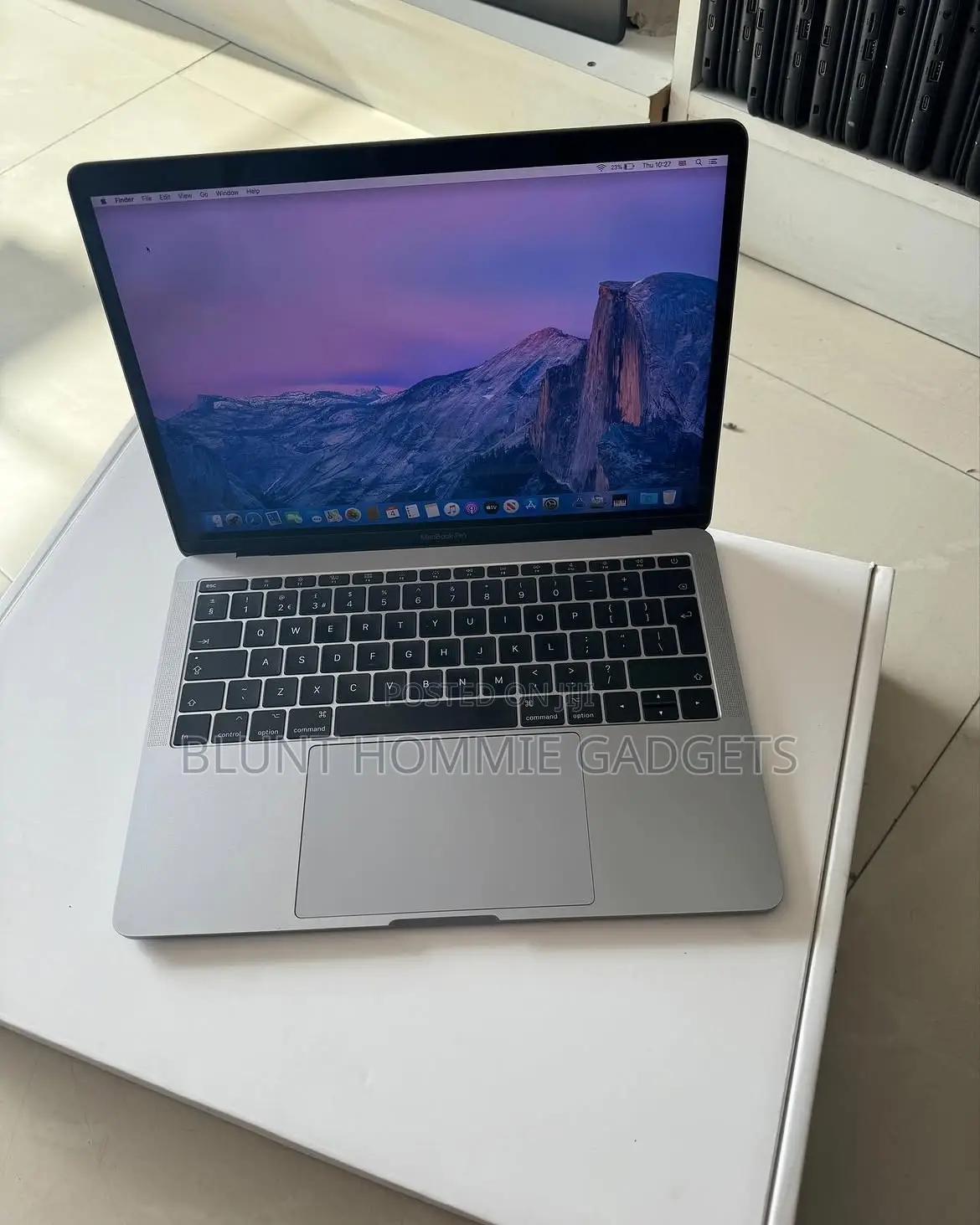 Laptop Apple MacBook Pro 2017 8GB Intel Core i5 SSD 256GB
