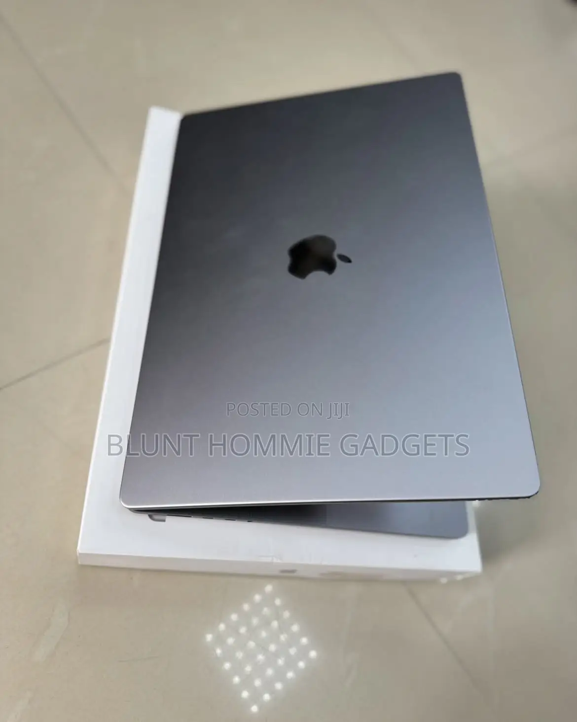 Laptop Apple MacBook Pro 2023 M2 8GB Apple M2 SSD 512GB