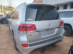 Toyota Land Cruiser 2018 Silver