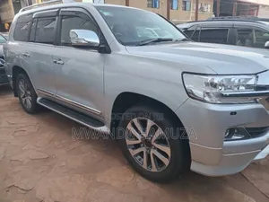 Toyota Land Cruiser 2018 Silver