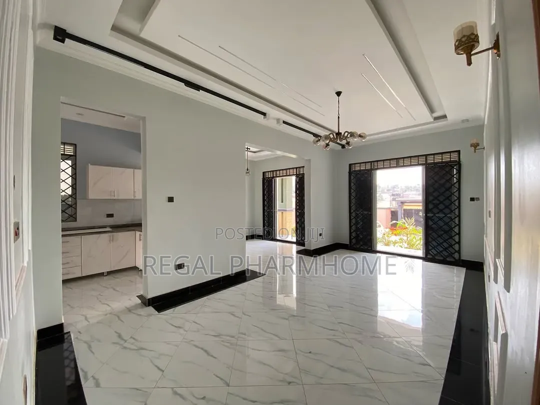 4bdrm Bungalow in Muyenga, Central Division for rent