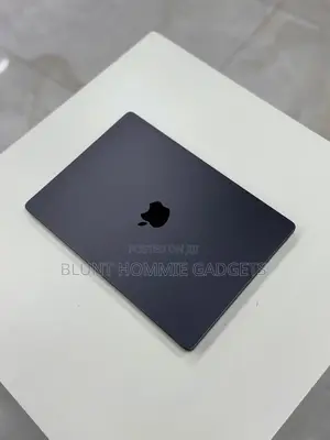 Laptop Apple MacBook Pro 2024 M4 16GB Apple M4 SSD 512GB