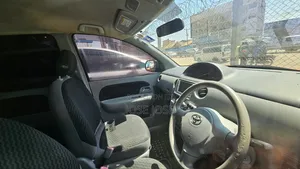 Toyota Sienta 2010 Gray