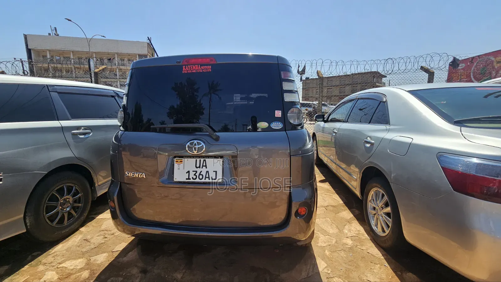 Toyota Sienta 2010 Gray