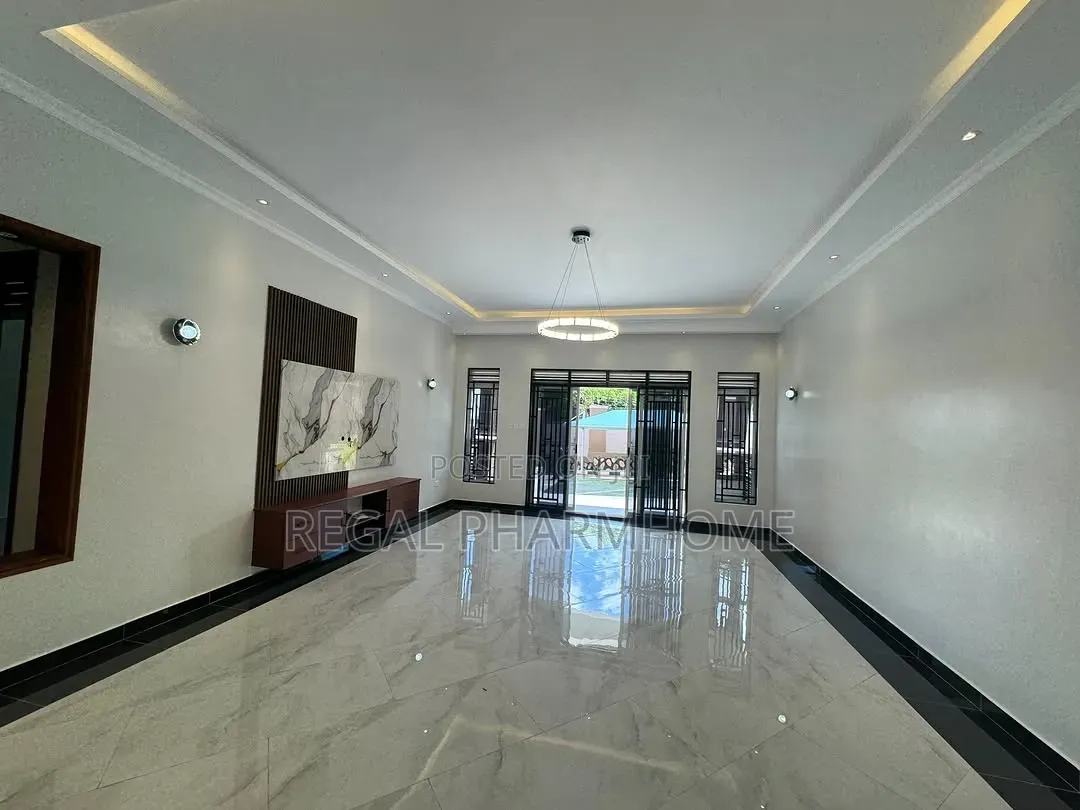 4bdrm Bungalow in Kiwatule, Central Division for rent