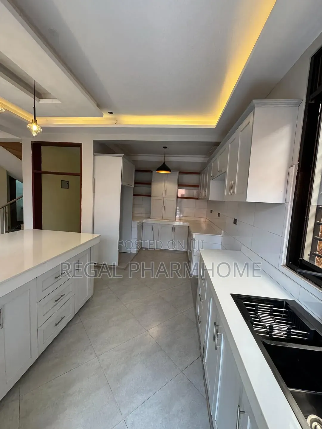 4bdrm Duplex in Mutungo, Central Division for rent
