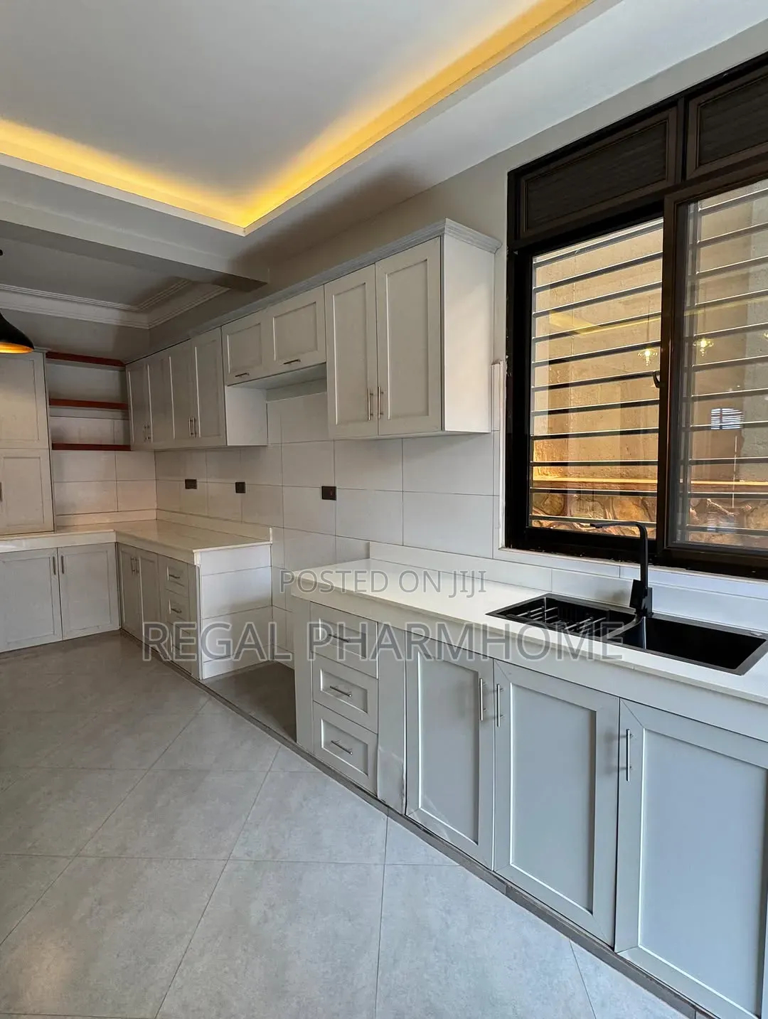4bdrm Duplex in Mutungo, Central Division for rent