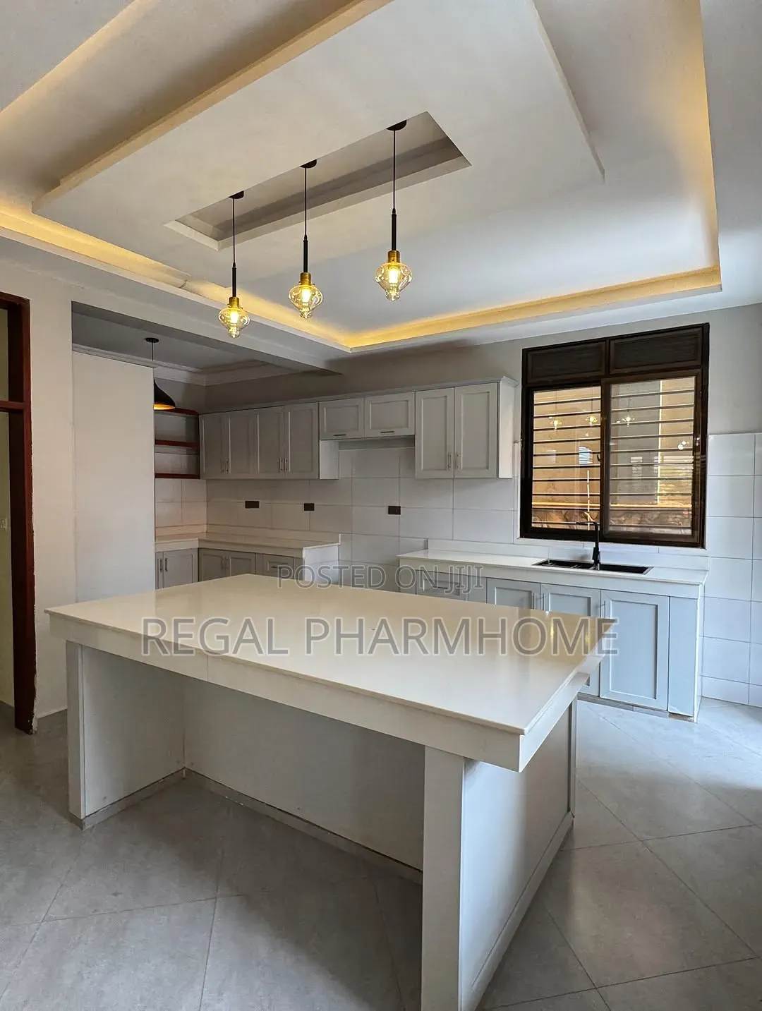 4bdrm Duplex in Mutungo, Central Division for rent