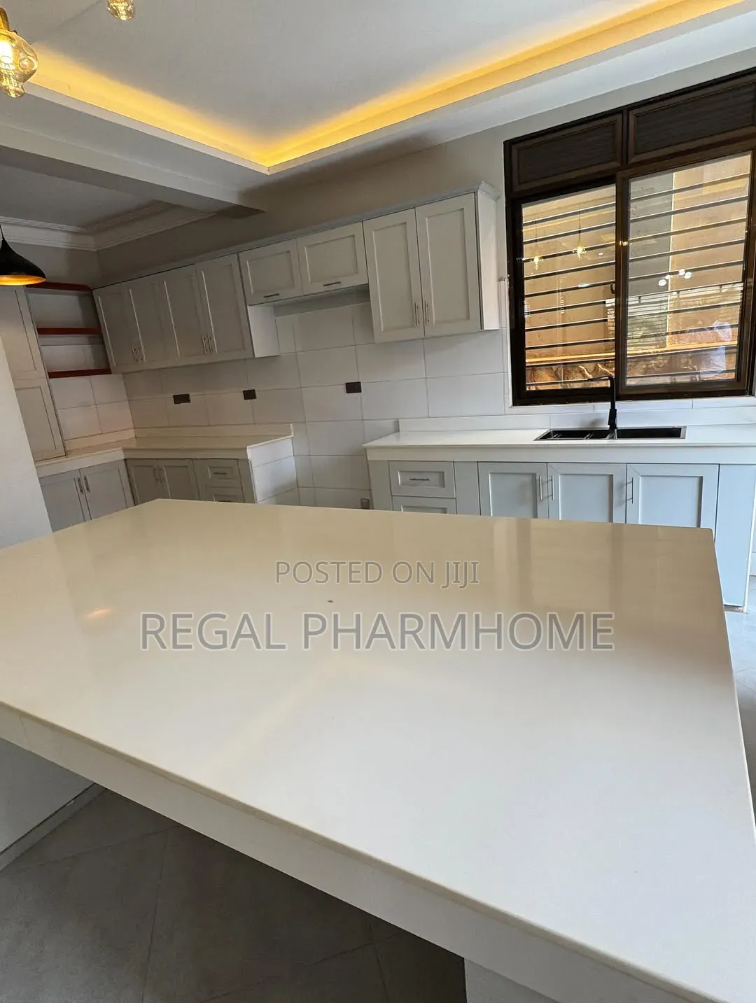 4bdrm Duplex in Mutungo, Central Division for rent
