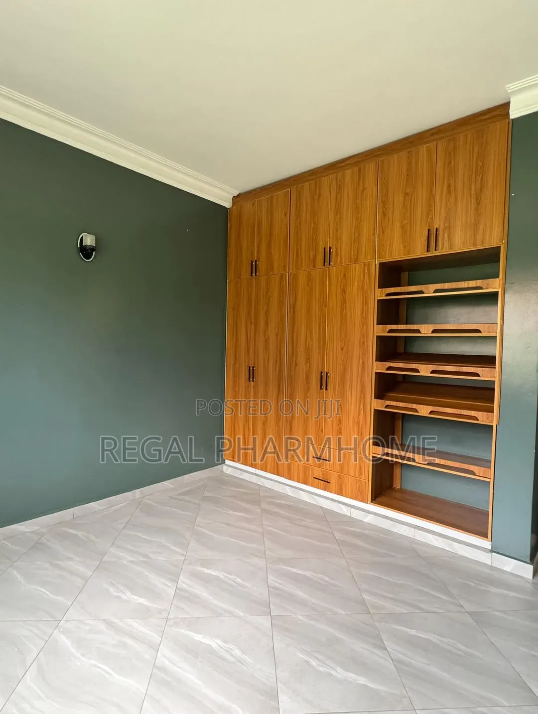 4bdrm Duplex in Mutungo, Central Division for rent