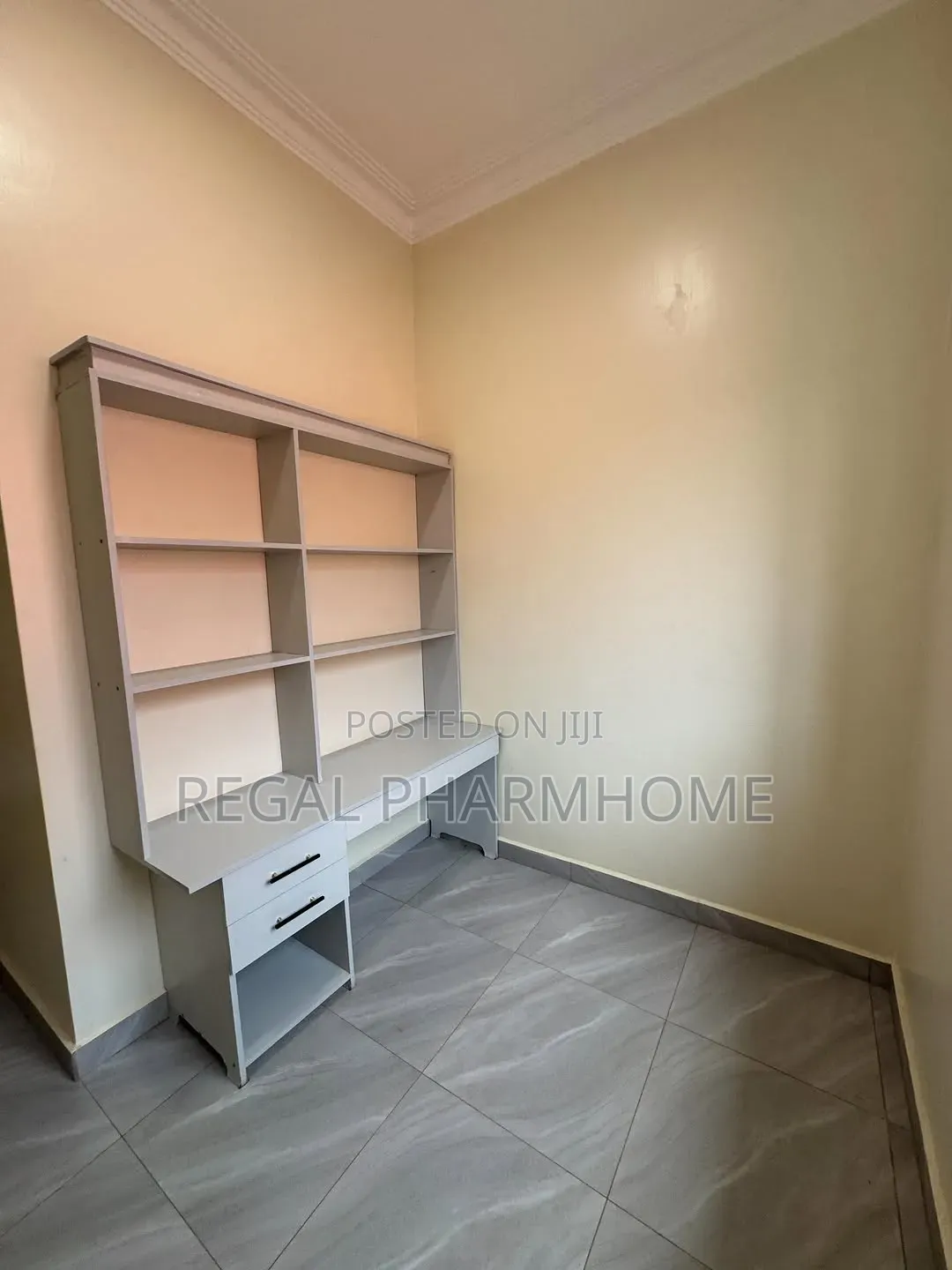 4bdrm Duplex in Mutungo, Central Division for rent