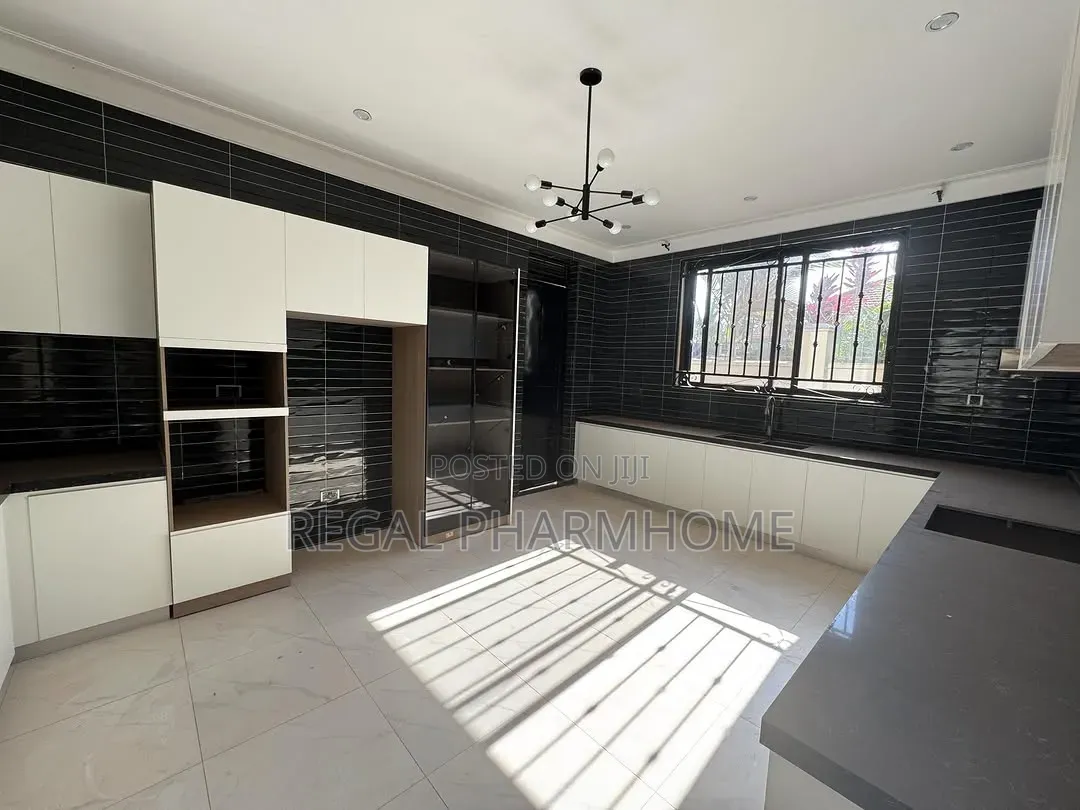 4bdrm Duplex in Bugolobi, Central Division for rent