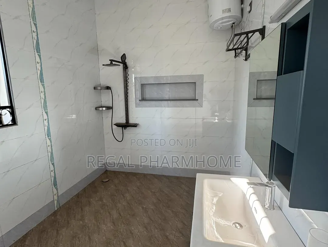 4bdrm Duplex in Bugolobi, Central Division for rent