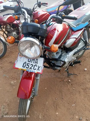 TVS HLX 125 2025 Red