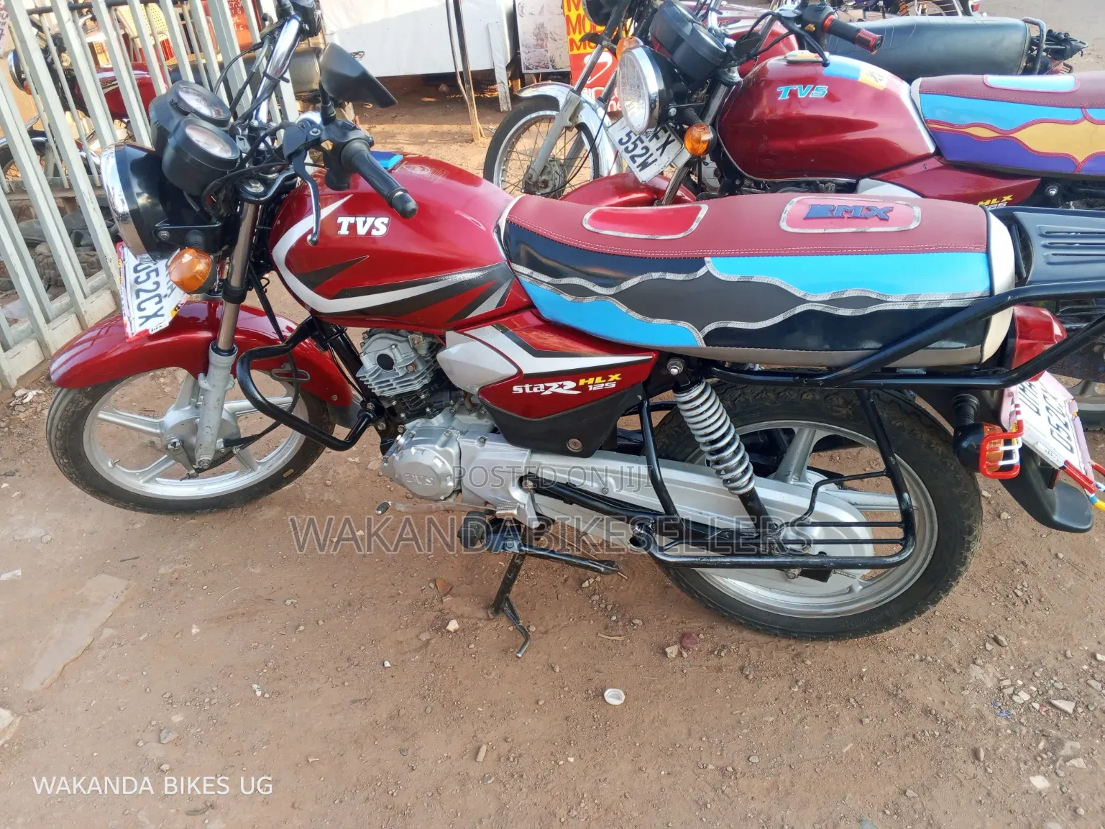 TVS HLX 125 2025 Red