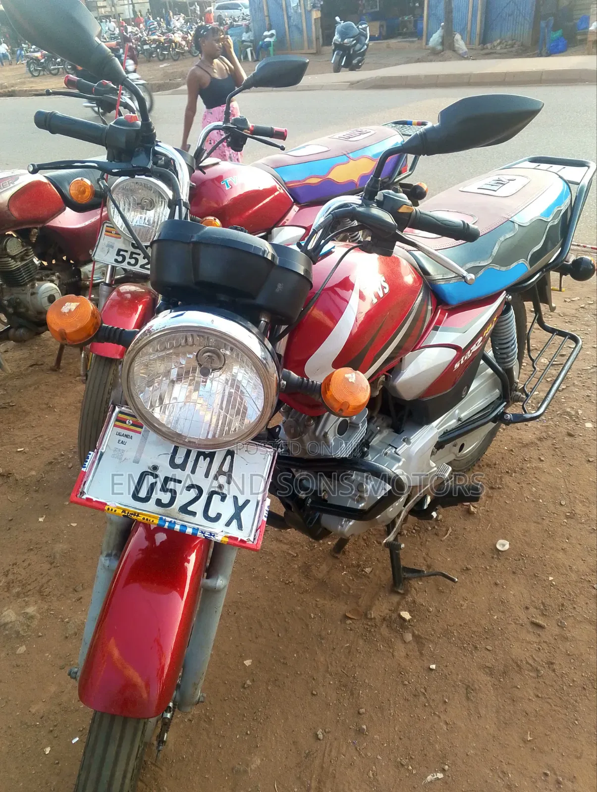 TVS HLX 125 2025 Red