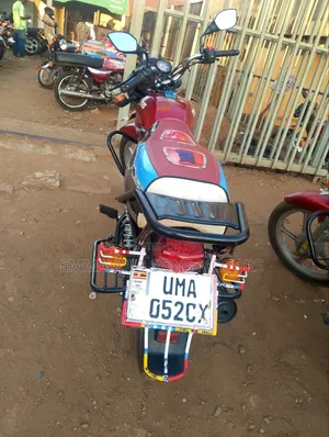 TVS HLX 125 2025 Red