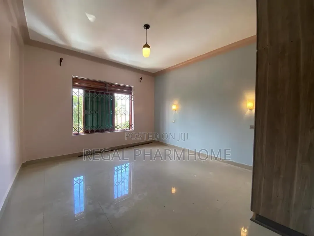 2bdrm Apartment in Mutungo, Central Division for rent