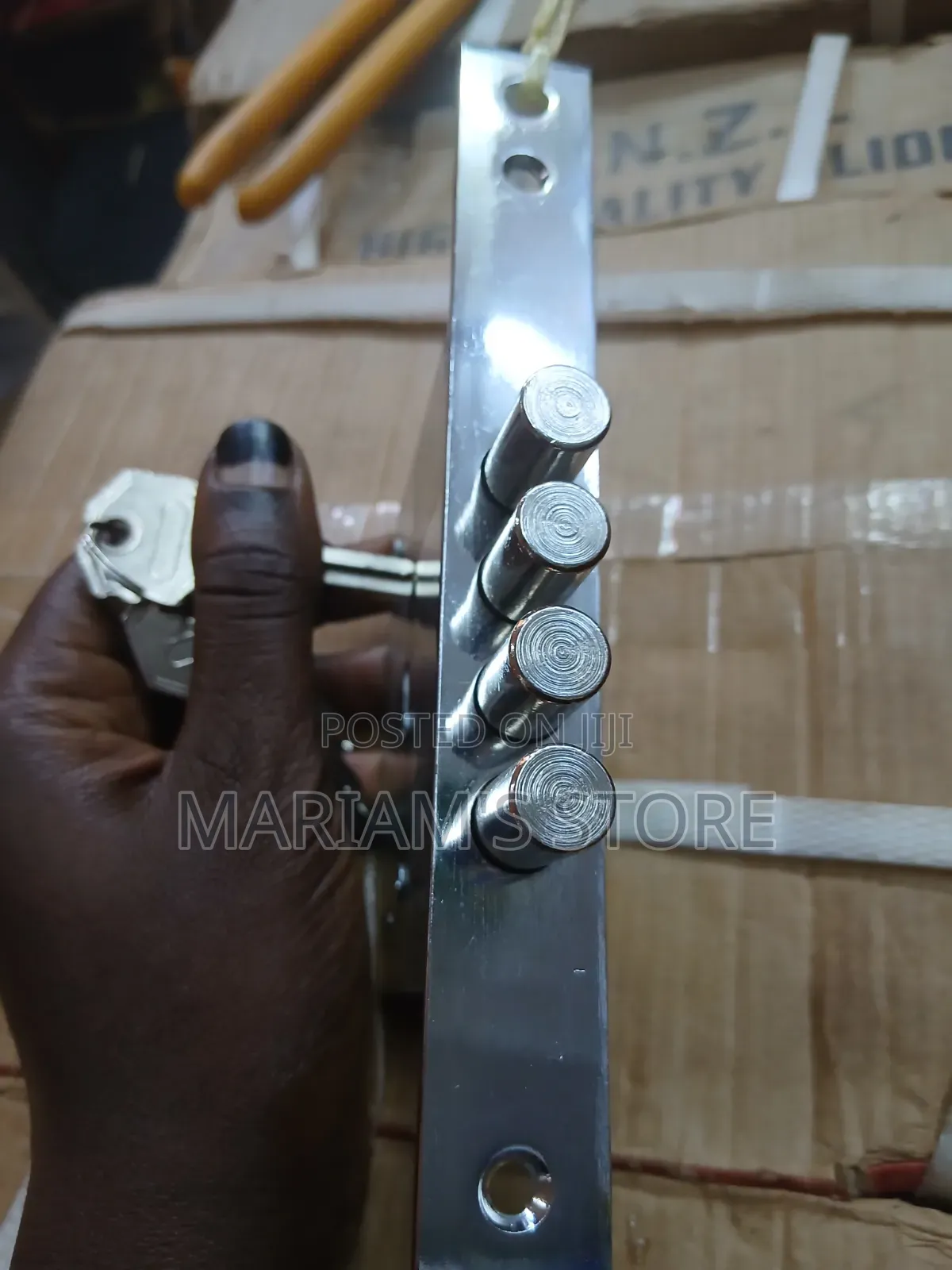 Four-Bolt or Four-Throw Security Deadbolt Lock Case)