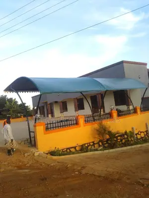 Metal Frame Parking Shade
