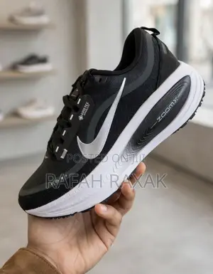 Original Black/White Nike ZoomX Vomero 18 Gore-Tex Running Trainers