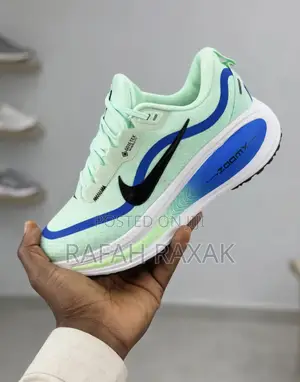 Nike Vomero GTX “Invincible Fit” Running Trainer Sneakers