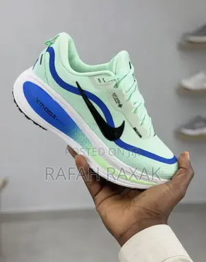 Nike Vomero GTX “Invincible Fit” Running Trainer Sneakers