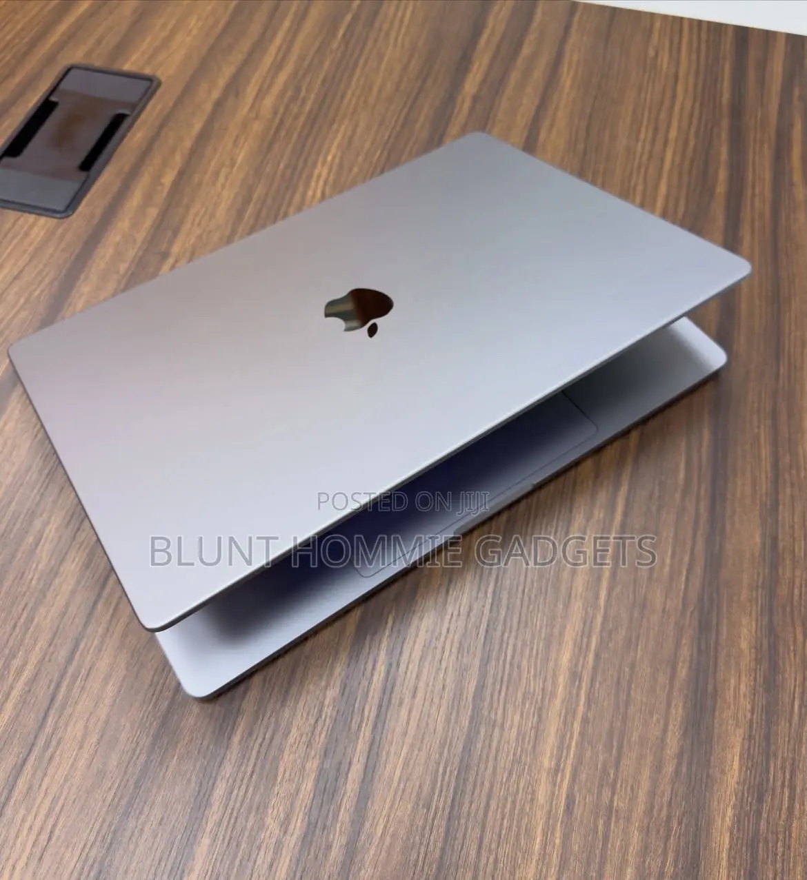 Laptop Apple MacBook Pro 2021 M1 Max 64GB Apple M1 Max SSD 1T