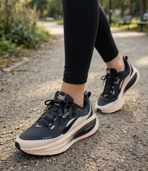 Original Black/Crimson Tint Nike ZoomX Vomero 18 GTX Running Sneakers