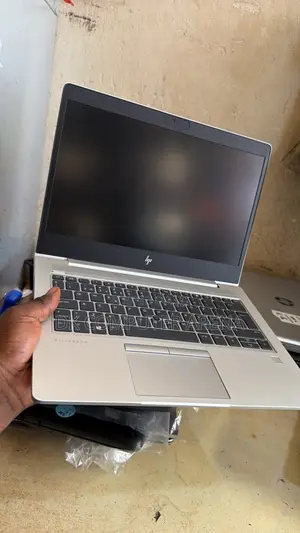 Laptop HP EliteBook 830 G5 8GB AMD Ryzen 5 SSD 256GB