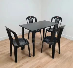 Minimalist Synthetic Dining Plastic Chairs and Wooden Foldable Table
