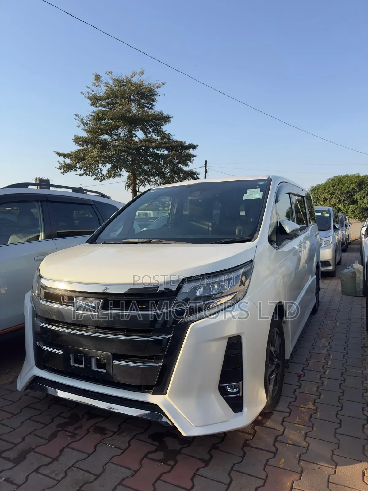 Toyota Noah 2017 White