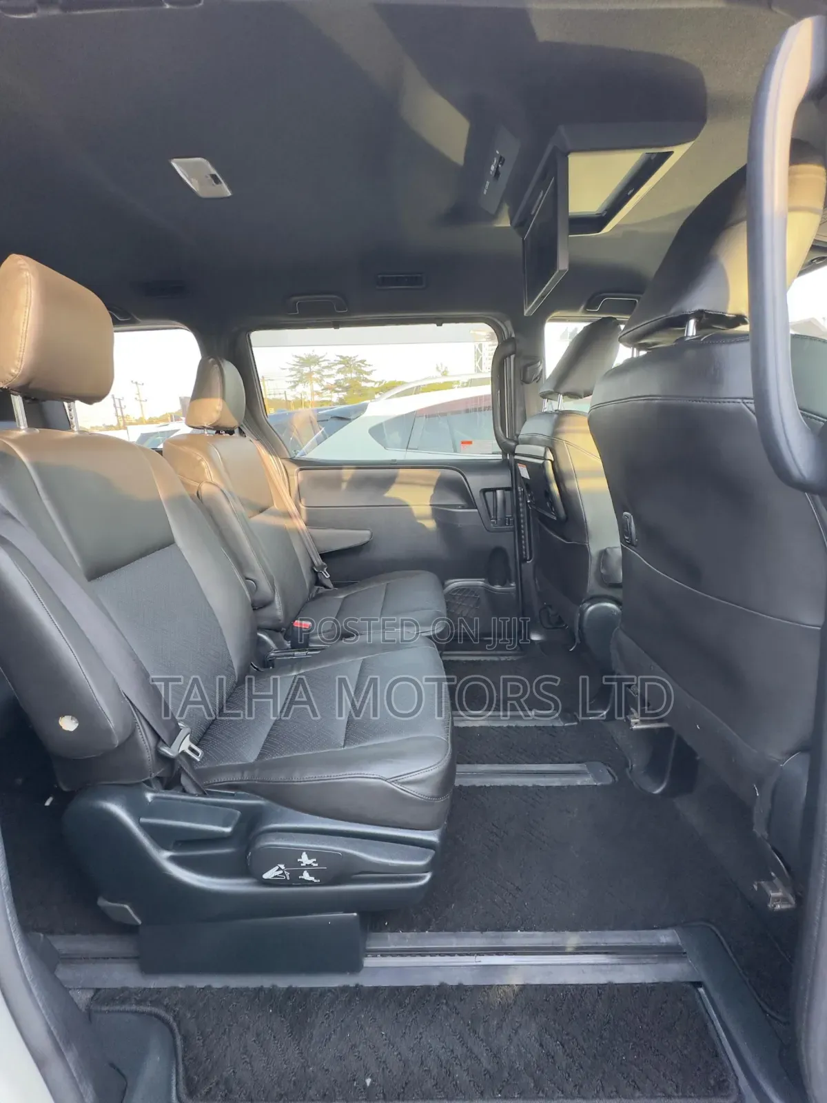 Toyota Noah 2017 White